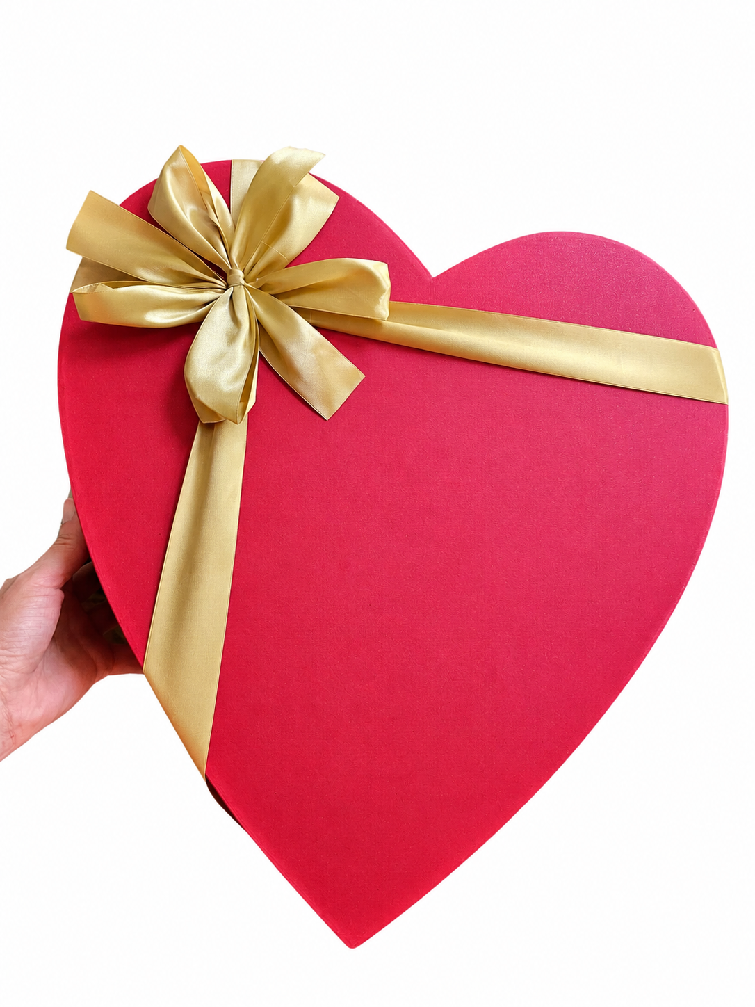 Meta Title SEO Inimă cu 85 Trandafiri de Săpun | Cadou Romantic Premium Constanța | Royal Flowers Meta Description Surprinde persoana iubită cu o inimă elegantă ce conține 85 de trandafiri de săpun premium. Cadoul perfect pentru Valentine's Day, Dragobete, aniversări și declarații de dragoste. Livrare rapidă în Constanța prin Royal Flowers. H1 Inimă Premium cu 85 de Trandafiri de Săpun Un cadou spectaculos care păstrează amintirile vii Atunci când vrei să transmiți iubire, admirație și emoție într-un mod elegant, Inima cu 85 de trandafiri de săpun este alegerea perfectă. Creată manual de echipa Royal Flowers Constanța, această cutie în formă de inimă impresionează prin designul său sofisticat și prin cei 85 de trandafiri de săpun atent aranjați pentru a crea un efect vizual spectaculos. Spre deosebire de florile naturale, trandafirii de săpun își păstrează frumusețea pentru o perioadă îndelungată, fără întreținere, devenind un simbol al iubirii care durează. Fiecare floare este realizată cu atenție la detalii, imitând perfect textura și eleganța unui trandafir natural. Accentele decorative cu perle și cutia premium în formă de inimă transformă acest aranjament într-un cadou exclusivist, ideal pentru cele mai importante momente din viață. De ce să alegi această inimă cu 85 de trandafiri? Conține 85 de trandafiri de săpun premium Design elegant în formă de inimă Aspect luxuriant și rafinat Nu necesită apă sau întreținere Își păstrează frumusețea timp îndelungat Include cutie premium reutilizabilă Decorată cu perle ornamentale Realizată manual în atelierul Royal Flowers Cadoul ideal pentru orice ocazie Această inimă cu trandafiri de săpun este potrivită pentru: ❤️ Valentine's Day ❤️ Dragobete ❤️ Ziua Îndrăgostiților ❤️ Aniversarea relației ❤️ Cerere în căsătorie ❤️ Zi de naștere ❤️ Onomastică ❤️ Cadou pentru soție ❤️ Cadou pentru iubită ❤️ Cadou pentru mamă ❤️ Cadou pentru fiică ❤️ Cadou elegant pentru orice persoană dragă Simbolul iubirii care durează Trandafirii roșii reprezintă iubirea profundă, pasiunea și respectul. Cele 85 de flori creează un aranjament impresionant, care transmite un mesaj puternic fără a fi nevoie de cuvinte. Datorită materialului premium din care sunt realizați, trandafirii de săpun își păstrează culoarea și forma, transformând acest aranjament într-o amintire de lungă durată. Royal Flowers Constanța – Mai mult decât o florărie La Royal Flowers Constanța realizăm aranjamente florale premium, buchete personalizate și cadouri elegante pentru toate ocaziile. Fiecare produs este pregătit cu grijă și atenție la cele mai mici detalii, pentru ca experiența oferită să fie una memorabilă. Pe lângă florile naturale, oferim o gamă variată de: Aranjamente cu trandafiri de săpun Cutii cu flori premium Ursuleți din trandafiri Buchete personalizate Cadouri romantice Decoruri pentru evenimente Livrare flori în Constanța și împrejurimi Livrare în Constanța Comandă rapid această inimă cu 85 de trandafiri de săpun și surprinde persoana iubită cu un cadou elegant, pregătit cu pasiune de echipa Royal Flowers. Oferim livrare rapidă în Constanța și posibilitatea de a adăuga un mesaj personalizat gratuit. URL recomandat https://www.royalflowers.ro/inima-85-trandafiri-de-sapun SEO Title alternativ Inimă cu 85 Trandafiri de Săpun | Cadou Romantic | Royal Flowers Constanța Alt Text Imagine Inimă premium cu 85 de trandafiri de săpun roșii, realizată manual de Royal Flowers Constanța, cadoul ideal pentru Valentine's Day, Dragobete și aniversări. Cuvinte cheie SEO trandafiri de săpun, inimă cu trandafiri de săpun, 85 trandafiri de săpun, cadou romantic Constanța, cadou Valentine's Day, cadou Dragobete, cadou aniversare, cutie inimă cu trandafiri, flori de săpun Constanța, florărie Constanța, cadouri premium Constanța, Royal Flowers Constanța, livrare flori Constanța, cadou pentru iubită, cadou pentru soție, aranjament cu trandafiri de săpun. Recomandare SEO: pentru a atrage trafic organic, încadrează produsul în categoria „Trandafiri de Săpun” și creează legături interne către categoriile „Cadouri”, „Cutii cu Flori”, „Valentine's Day”, „Dragobete” și „Flori Constanța”. Această structură va ajuta pagina să se poziționeze atât pentru căutări locale (florărie Constanța, cadouri Constanța), cât și pentru căutări naționale precum inimă cu trandafiri de săpun sau cadou romantic cu trandafiri de săpun.